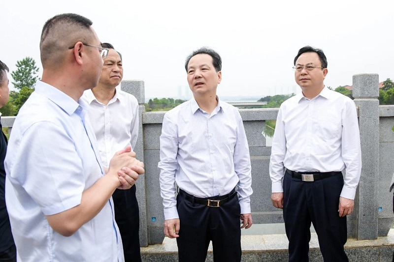 <a href="./zxzx/gzdt/202504/t20250428_700398.html">省人大常委会来鄂州开展《湖北省实施〈中华人民共和国水法〉办法》执法检查</a>